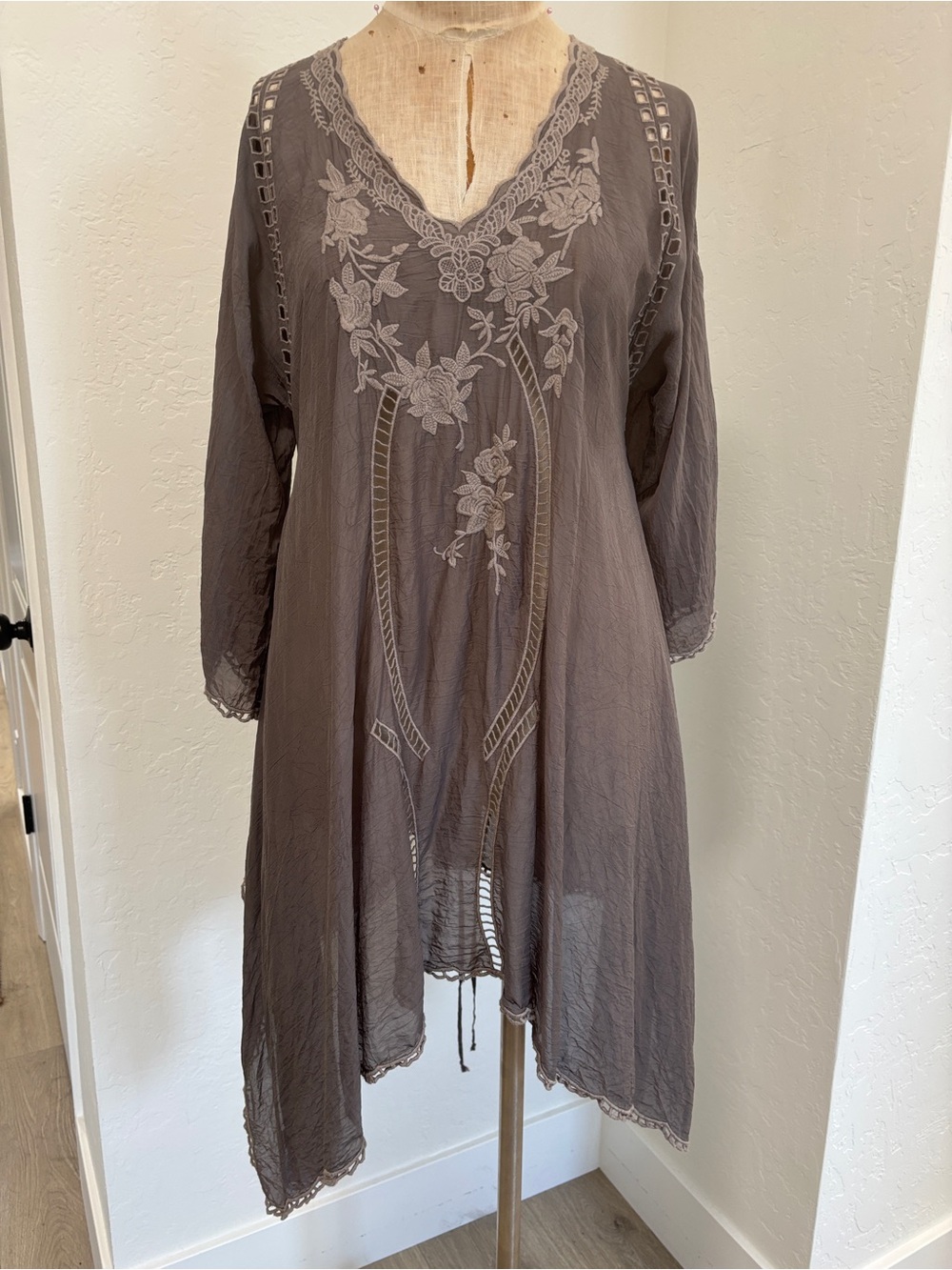 johnny was tunic mid sleeve grey small flowy boho long shirt eyelet floral